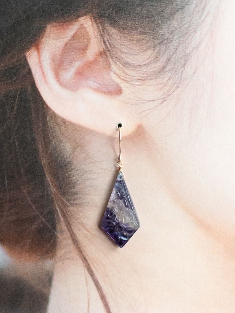 No.612✨フローライト×マザーオブパールのカービングピアス　14kgf②