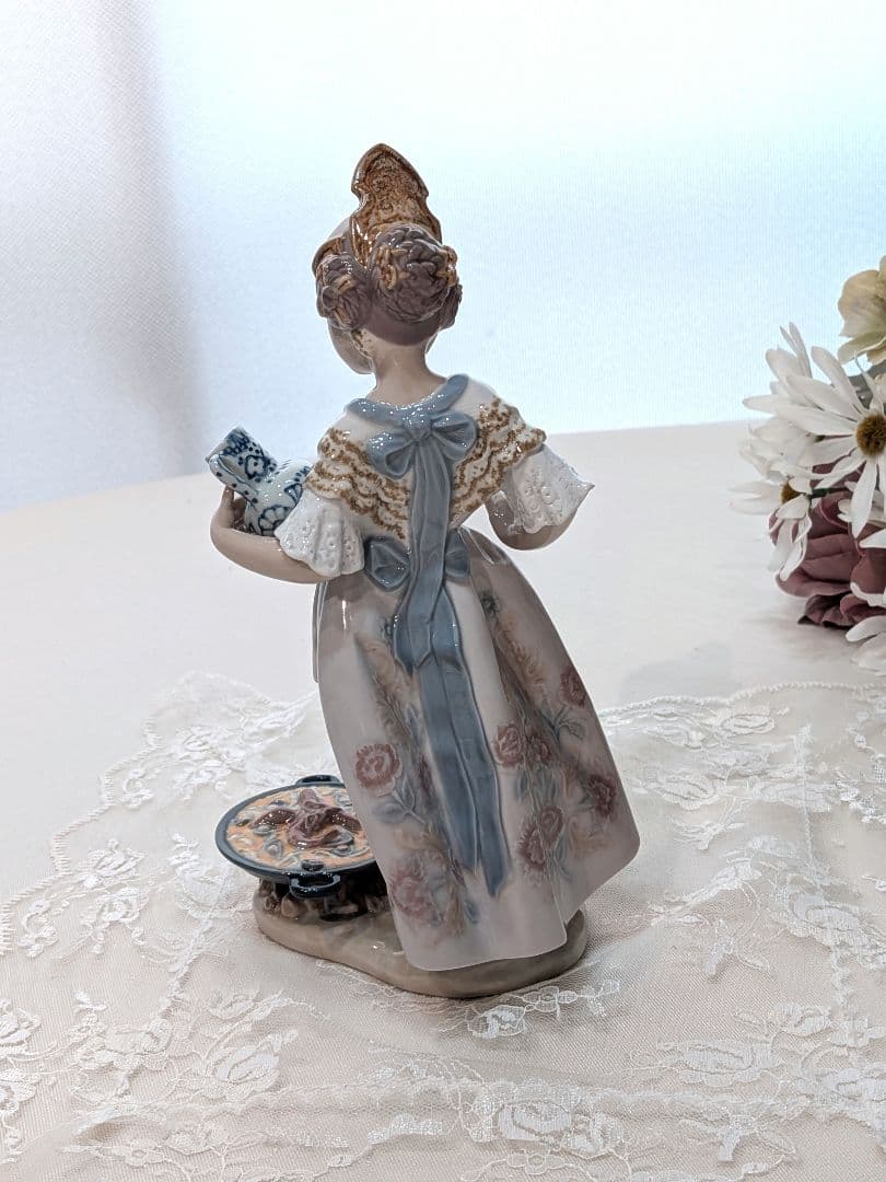 LLADRO　リヤドロ　はい召し上がれ　廃盤　希少　スペイン民族衣装