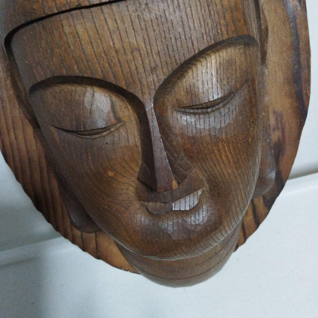 一刀彫のお面です。
