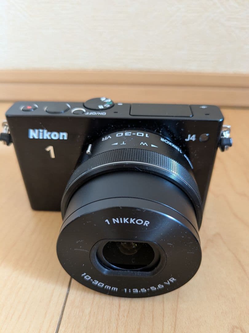 【中古美品】Nikon 1 J4 ミラーレスカメラ ダブルズームレンズキット
