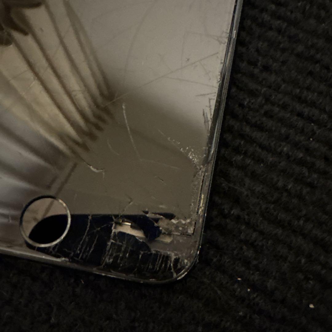 iPhone 本体 黒 ひび割れあり