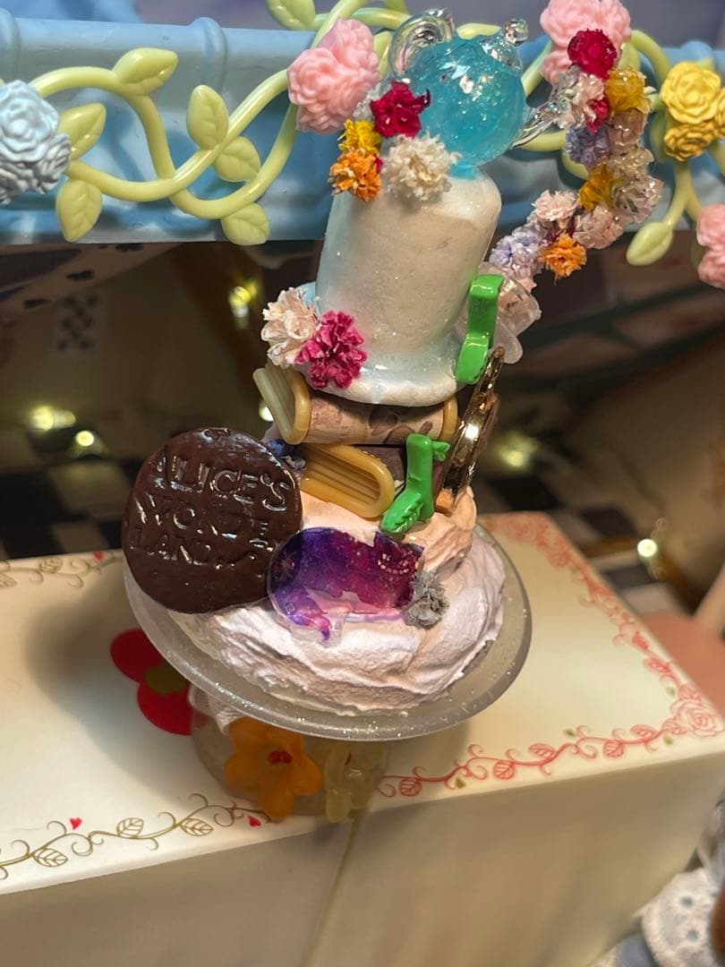 不思議な国のアリス涙の海を泳いだらホールケーキ
