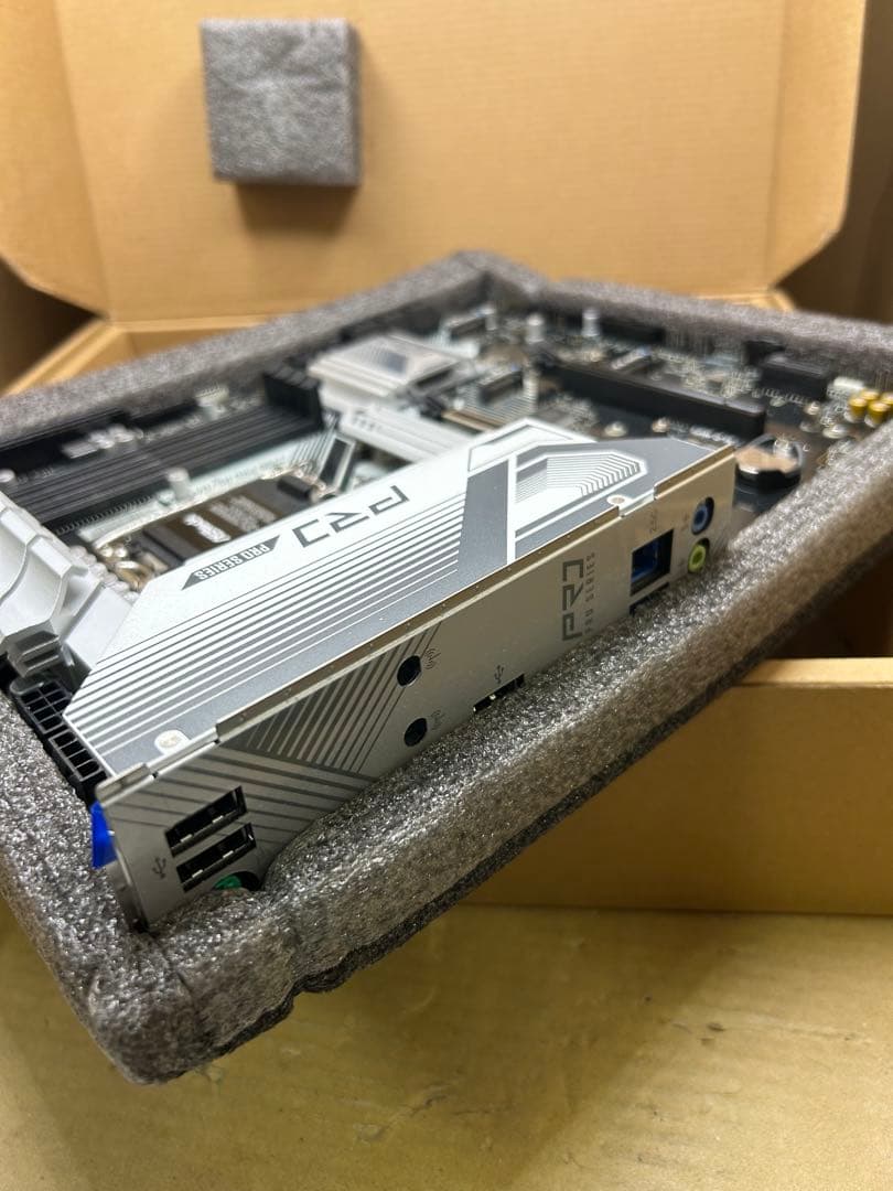 ASRock Z790 PRO RS/D4 マザーボード
