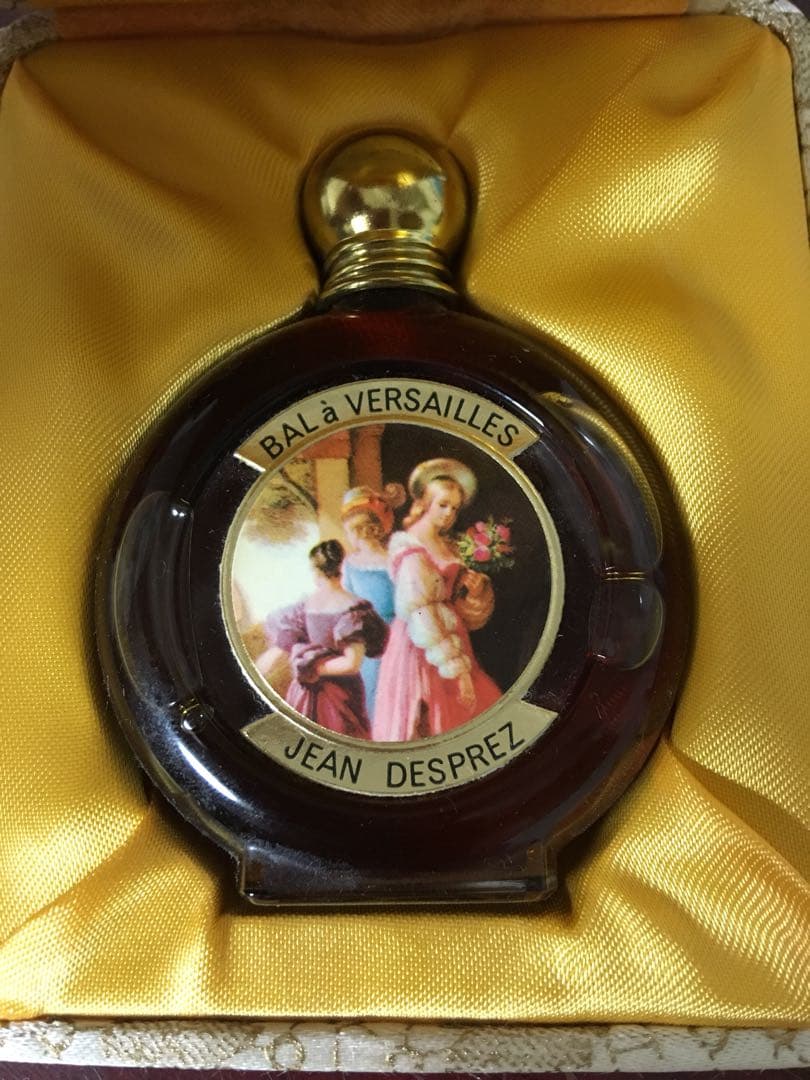 CHANELと Bal a Versailles香水　シャネル　パヒューム