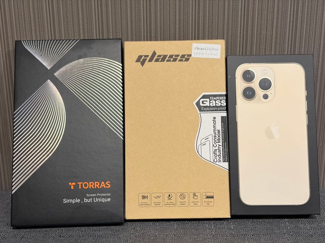 iPhone 13 Pro 256GB ゴールド 付属品あり、画面フィルム付