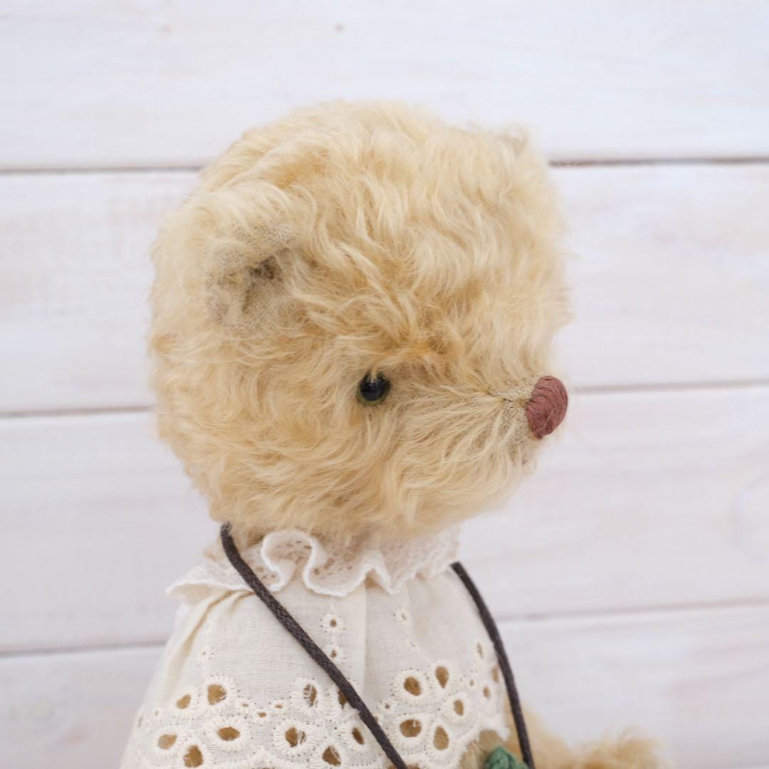 おっとりなくまのぬいぐるみ　テディベア　ぬいぐるみ　teddy bear