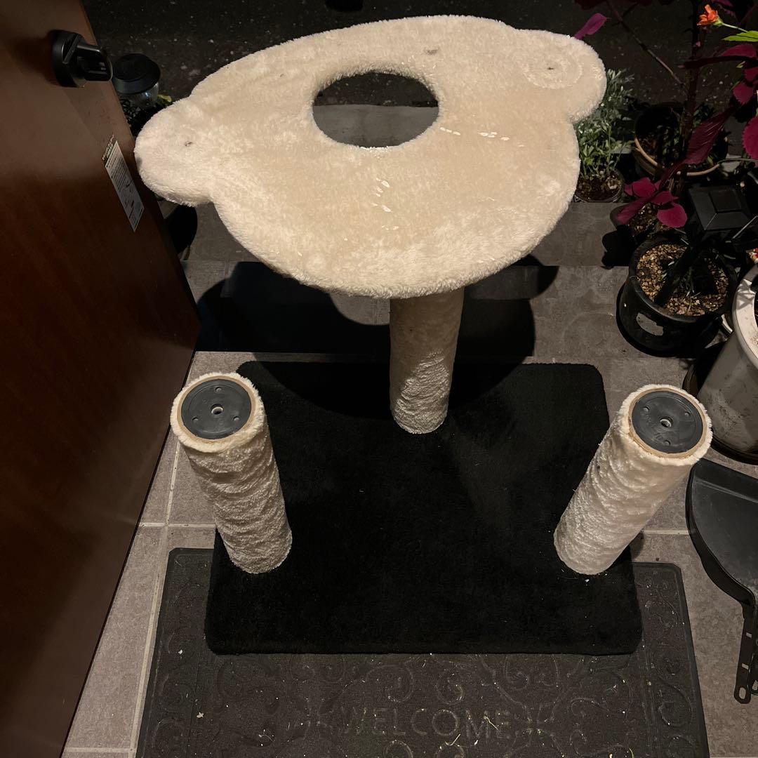 キャットタワー 据え置き型 クリーム色一部部品なし縦46横60cm