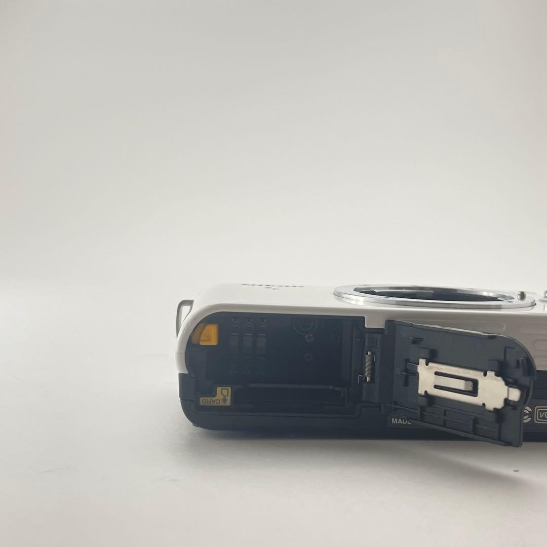 【訳あり・美品】Nikon1 J1 ホワイト ボディ