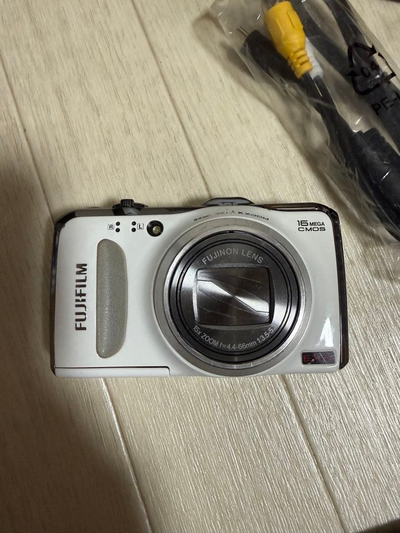 デジタルカメラ Fujifilm FinePix F550EXR 16MP