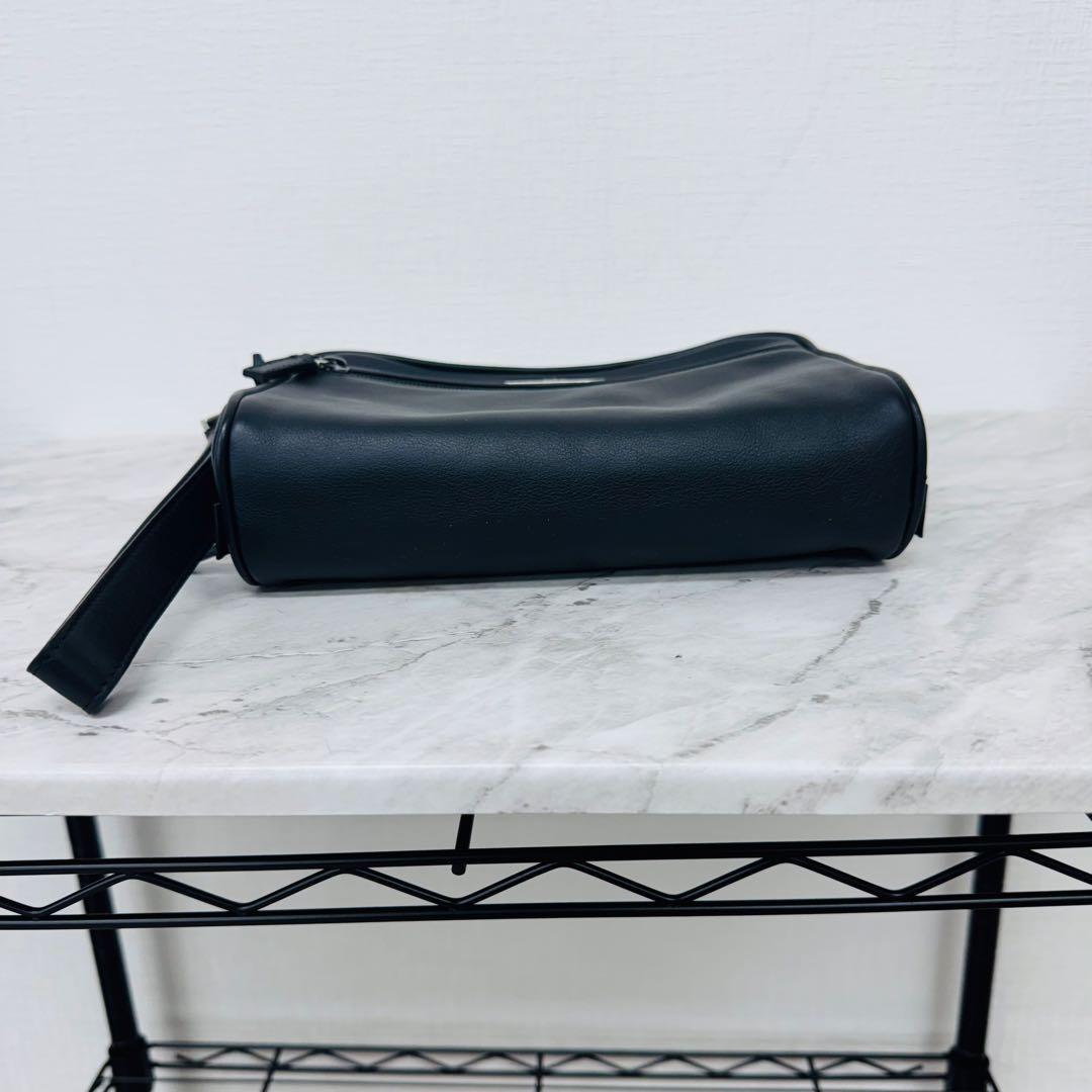 ✨GUCCI✨グッチ✨ロゴプレート✨レザー✨ブラック✨クラッチバッグ✨
