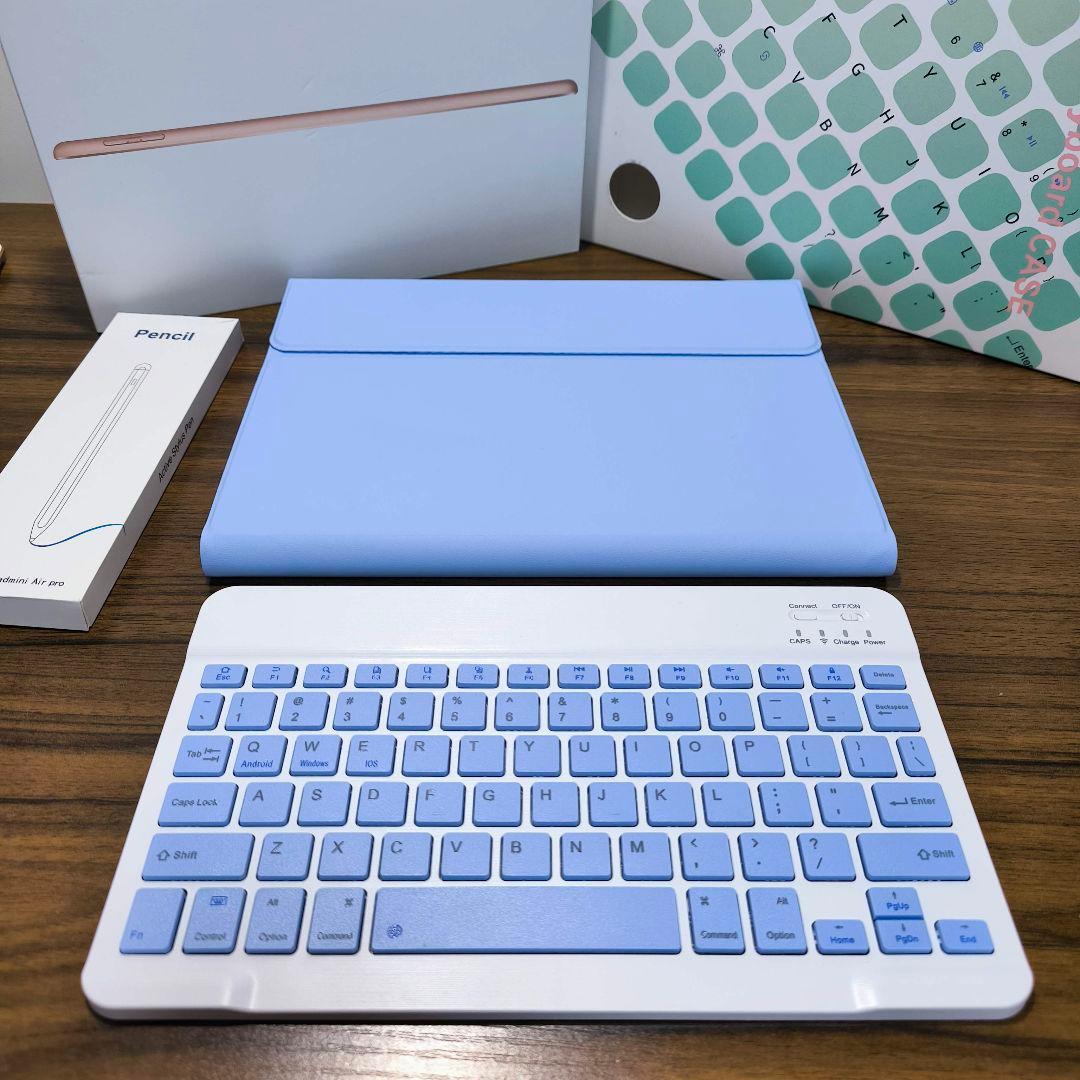 iPad 第6世代 Simフリー 32GB ケースとキーボード、タッチペン