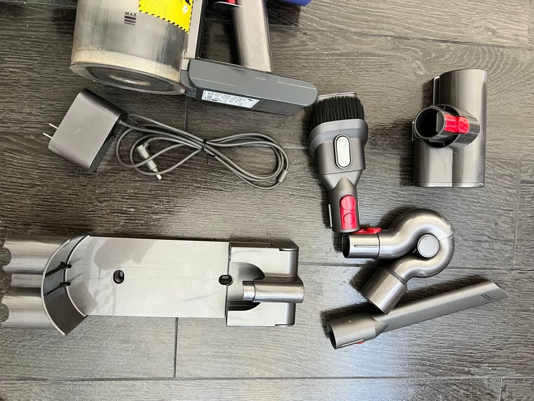 Dyson v8 fluffy スティッククリーナー 本体