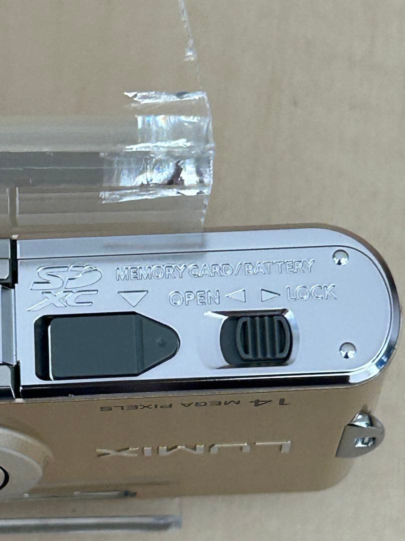Panasonic LUMIX DMC-FX66 ゴールド