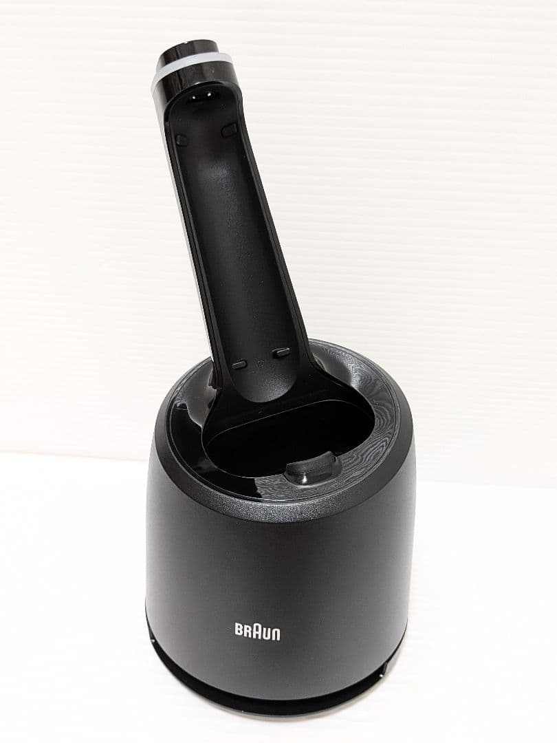 【美品】BRAUN Series6 電気シェーバー 洗浄充電スタンド付き