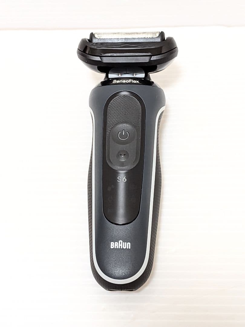 【美品】BRAUN Series6 電気シェーバー 洗浄充電スタンド付き