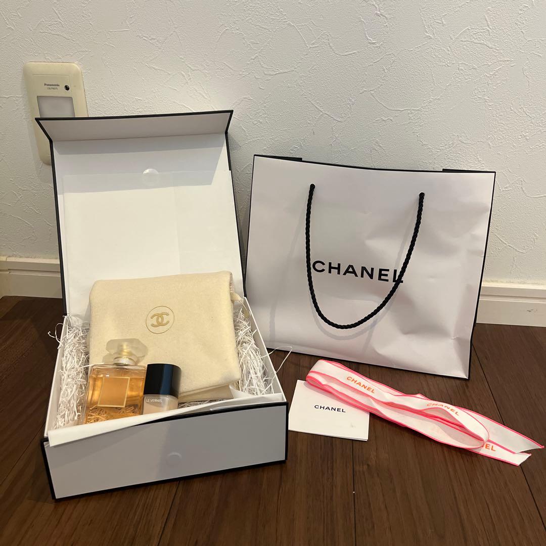 【公式】CHANEL ギフトボックス 香水 ネイルポリッシュ