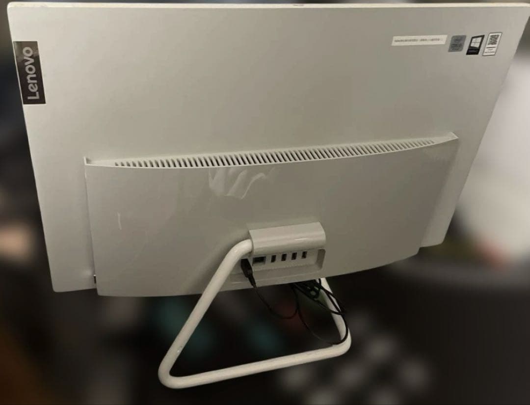 Lenovo F0EU00FRJPデスクトップPC 23.8インチ　2021年製