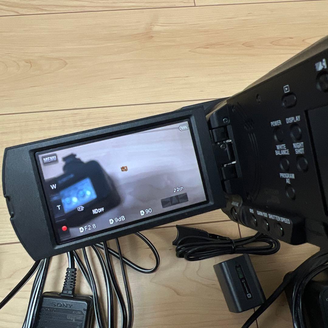 サ*ト様 SONY ビデオカメラ 4K 本体 ライト 充電器付き FDR-AX1