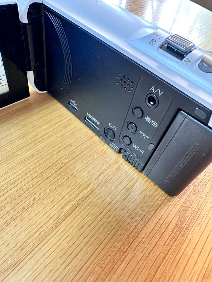 【美品】Panasonic　HC-V550M ビデオカメラ　ホワイト　動作確認済