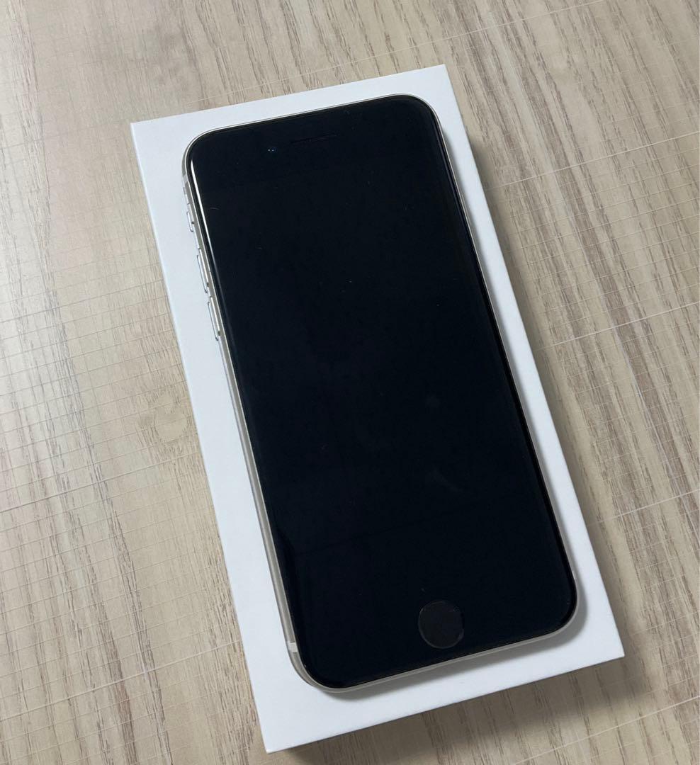 iPhoneSE3 64GB ホワイト SIMフリー バッテリー100%