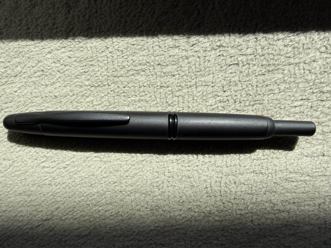 【美品】パイロット（PILOT)万年筆　キャップレス マットブラック