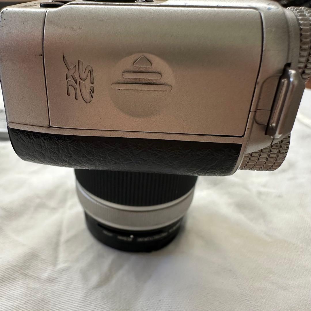 PENTAX Q7 ズームキット02 standard 本体　バッテリー