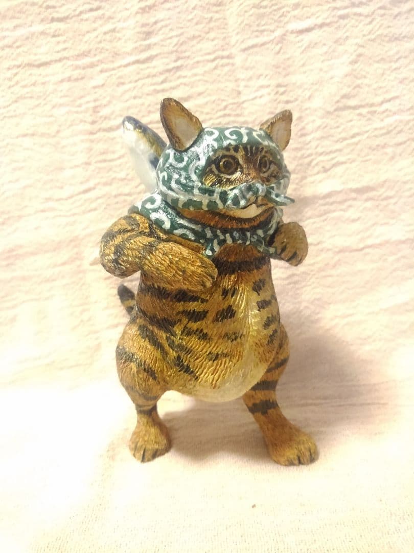 木彫りの泥棒猫（制作中）