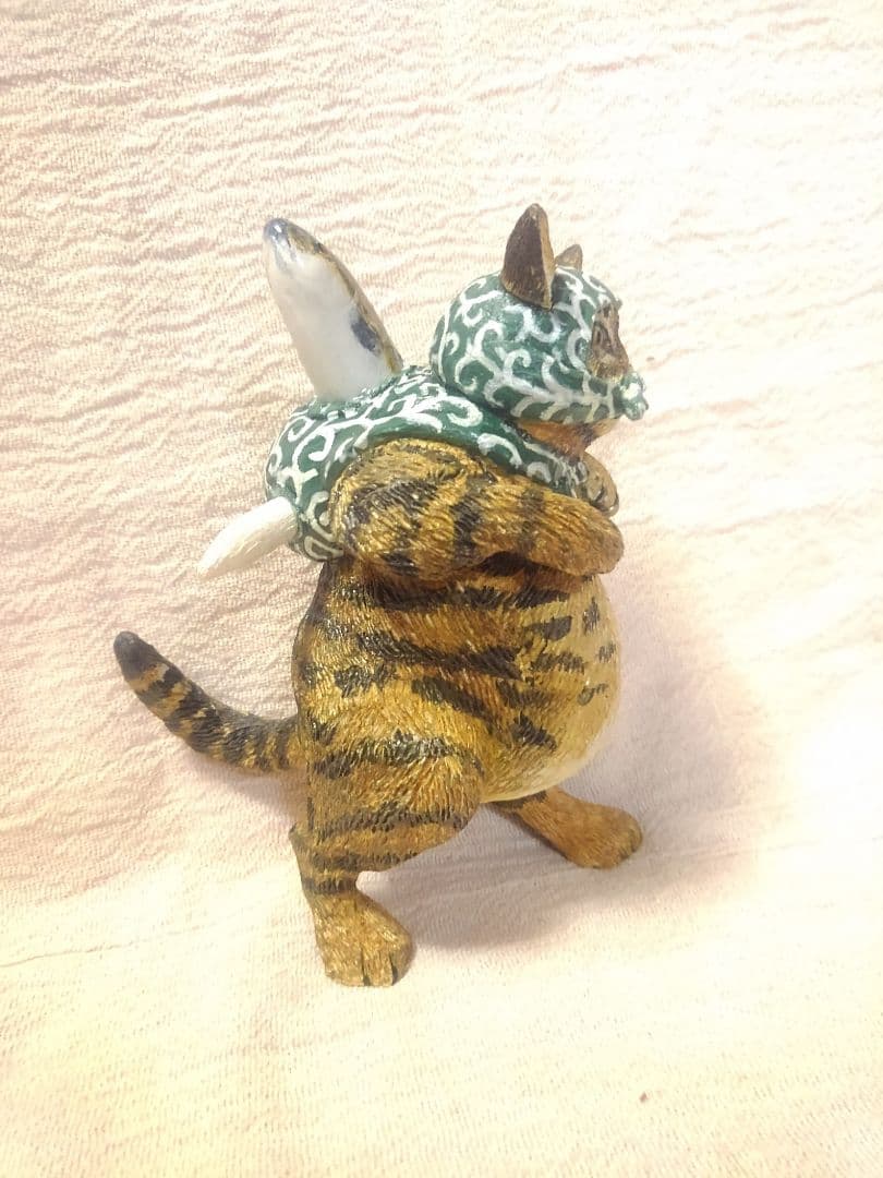 木彫りの泥棒猫（制作中）