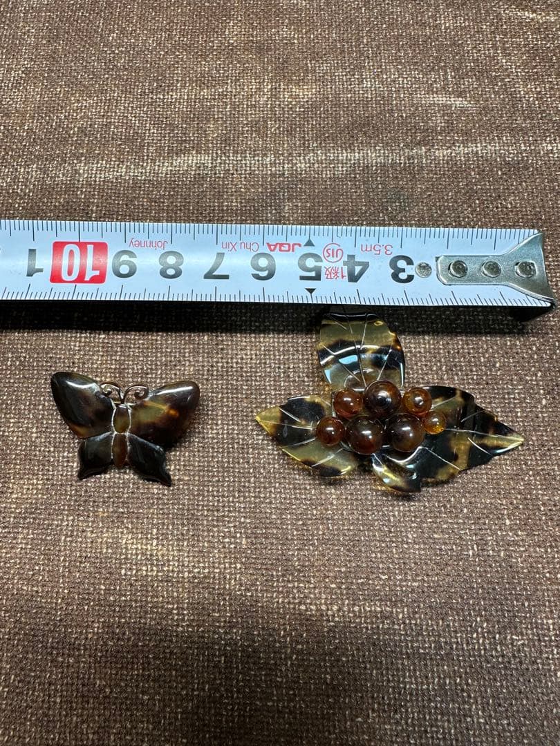 鼈甲製（べっこうせい）のブローチ 2個 骨董古美術
