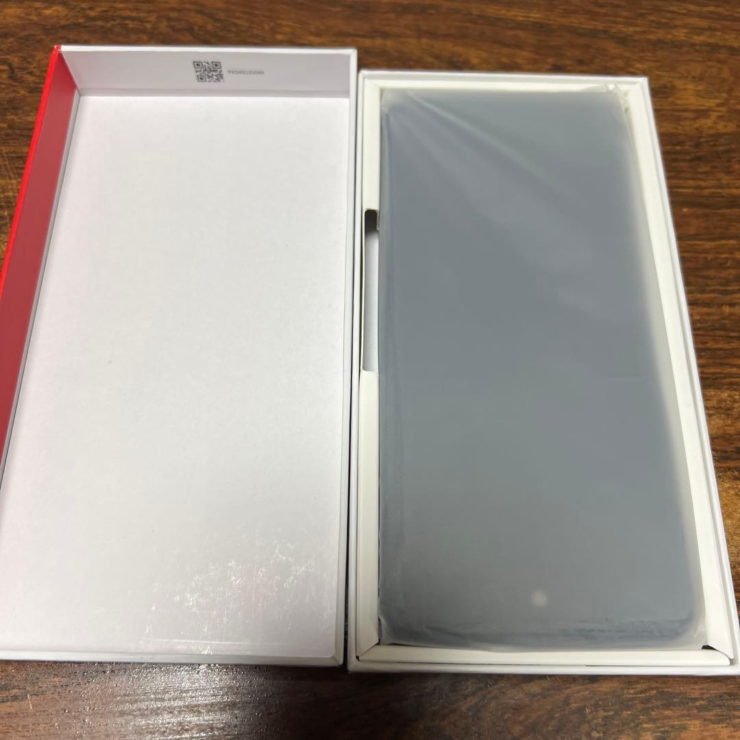 携帯　AQUOS wish5