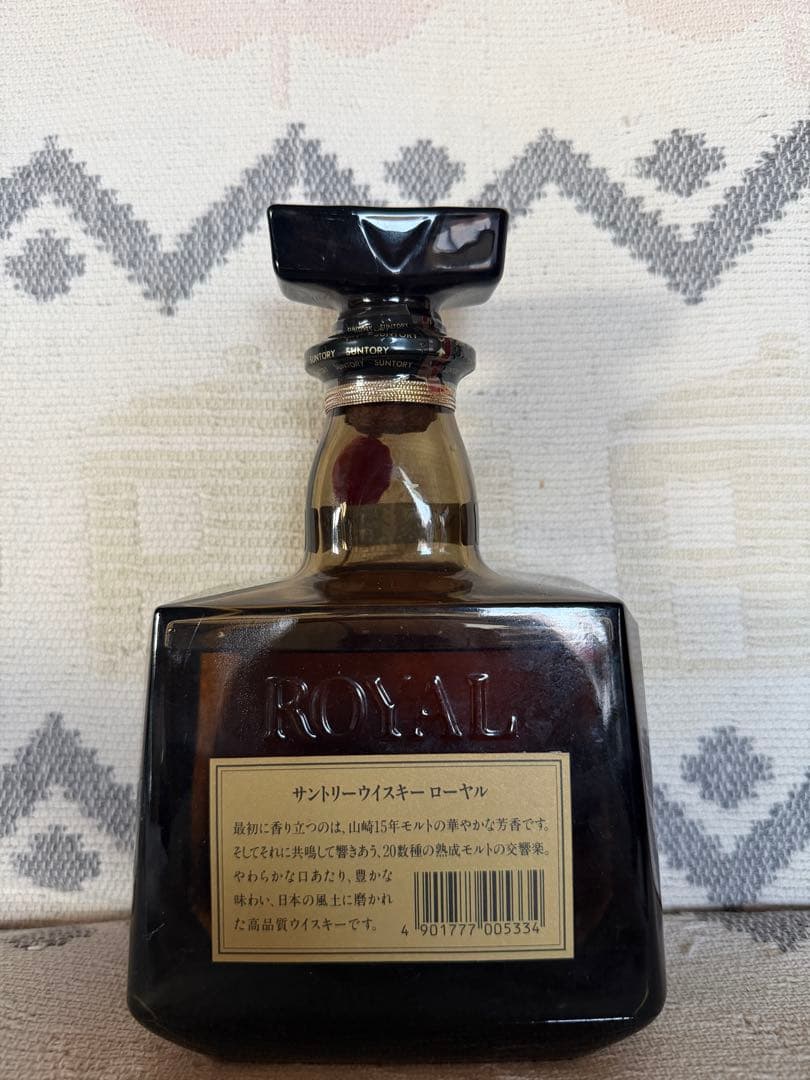 サントリーウイスキー ローヤル 720ml 86 Proof