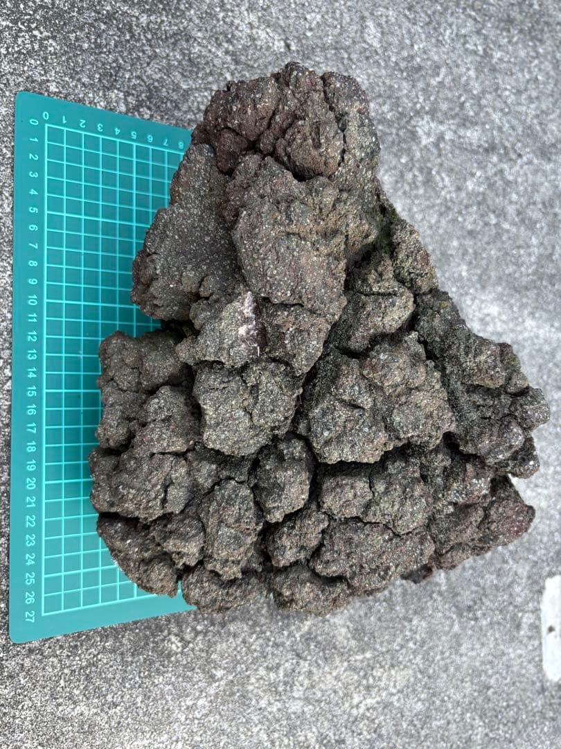 大型　溶岩石　純度の高い溶岩01