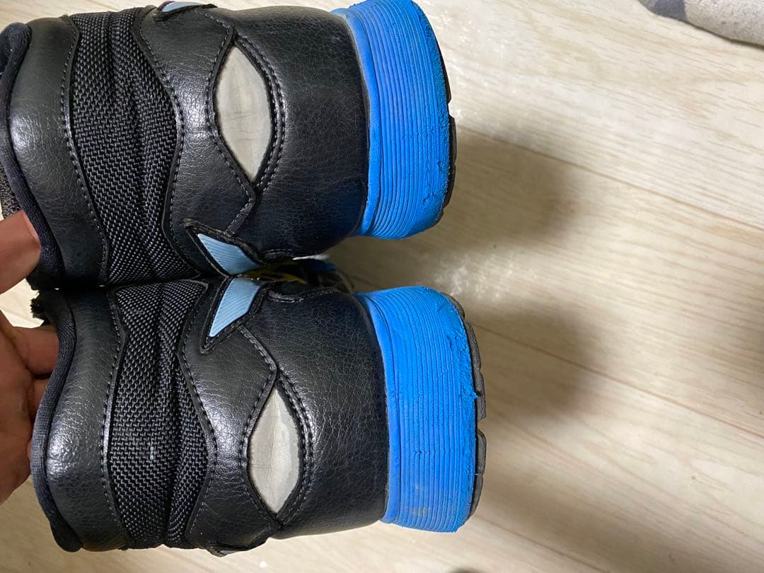 ASICS ハイカットスポーツシューズ サイズ25.5CM