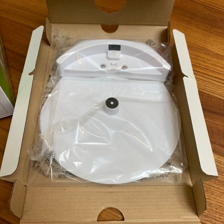 カメラ WiFi 録画 お留守番 W01-J01/W01-J02 【販売中‼️】