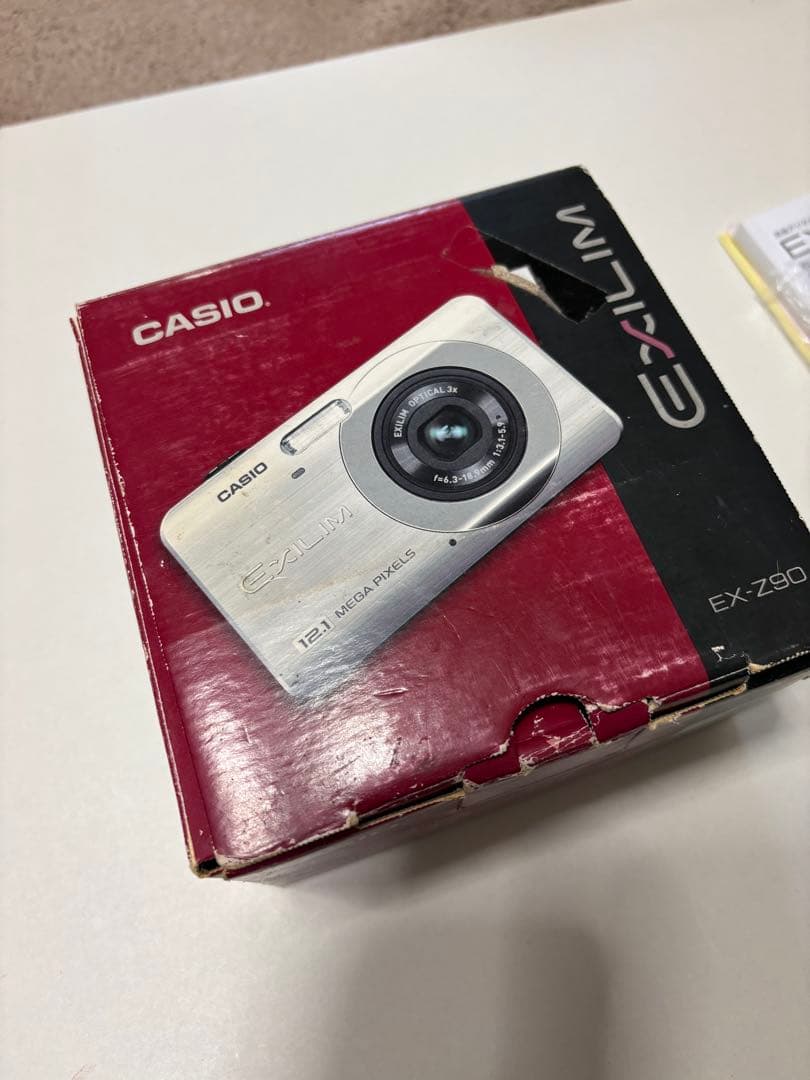 CASIO EXILIM 12.1MEGA PIXELS デジタルカメラ