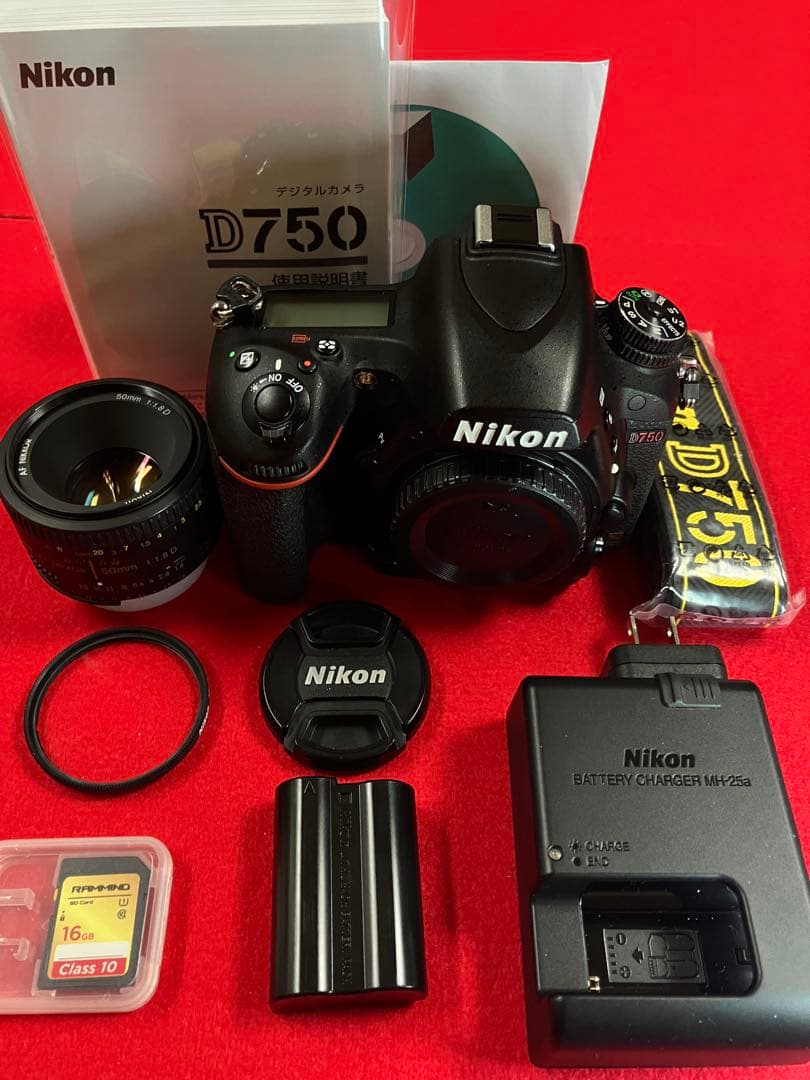 衝撃　決算値下げ！　Ｄ750 Ｓ数11700回 50mm1.8付き