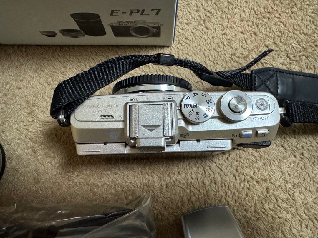 OLYMPUS PEN E-PL7 ダブルレンズキット