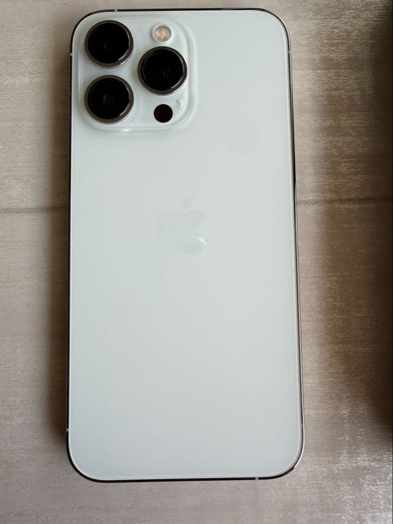 Apple iPhone 13 Pro 本体