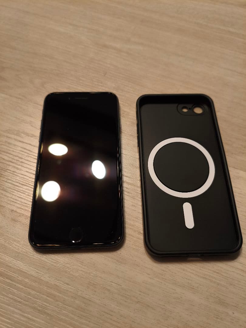iPhone SE 第三世代 ブラック 新品ケース付き
