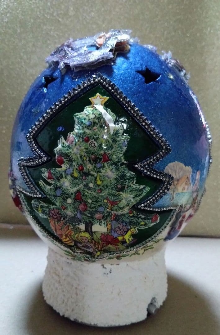 エッグアート オーストリッチのクリスマスツリーのLEDライト付きオブジェ