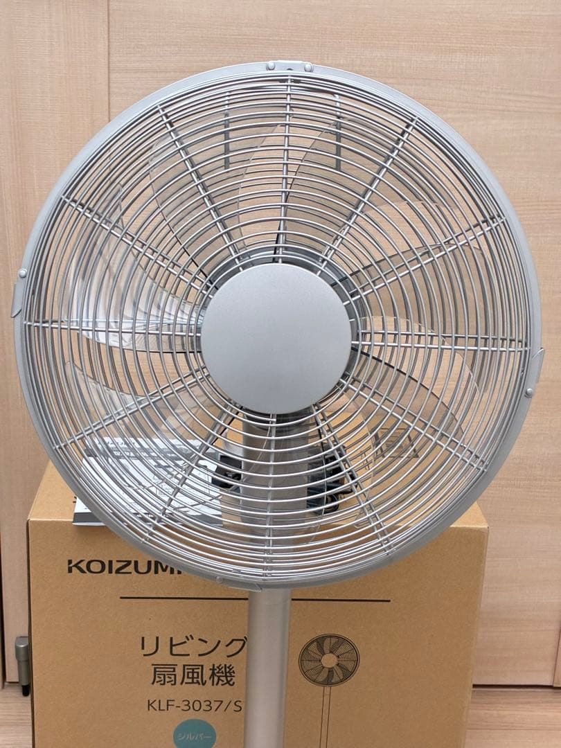 ほぼ新品　金属製 小泉 DCモーター搭載リビング扇風機 KLF-3037/S