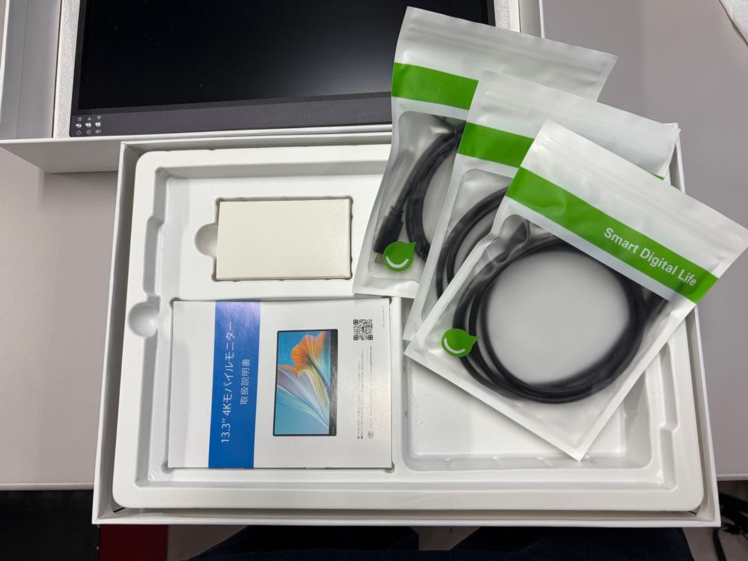 E*a様 4K、ポータブルモニター、おまけ（ケーブル）付き