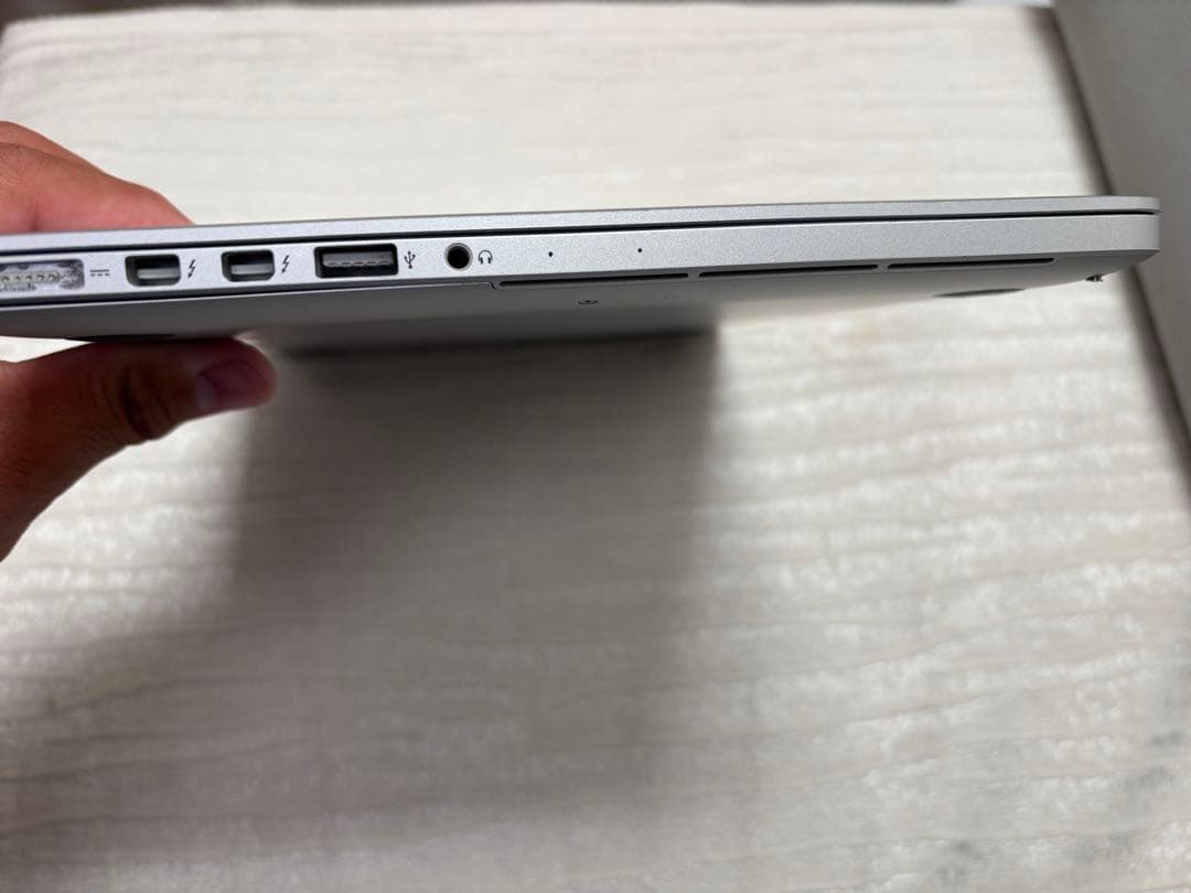 AppleのMacBook Pro モデル:A1502