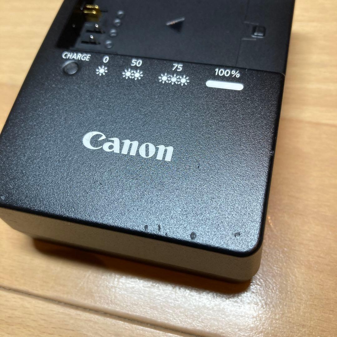 ①Canon EOS 90D 本体とバッテリー等