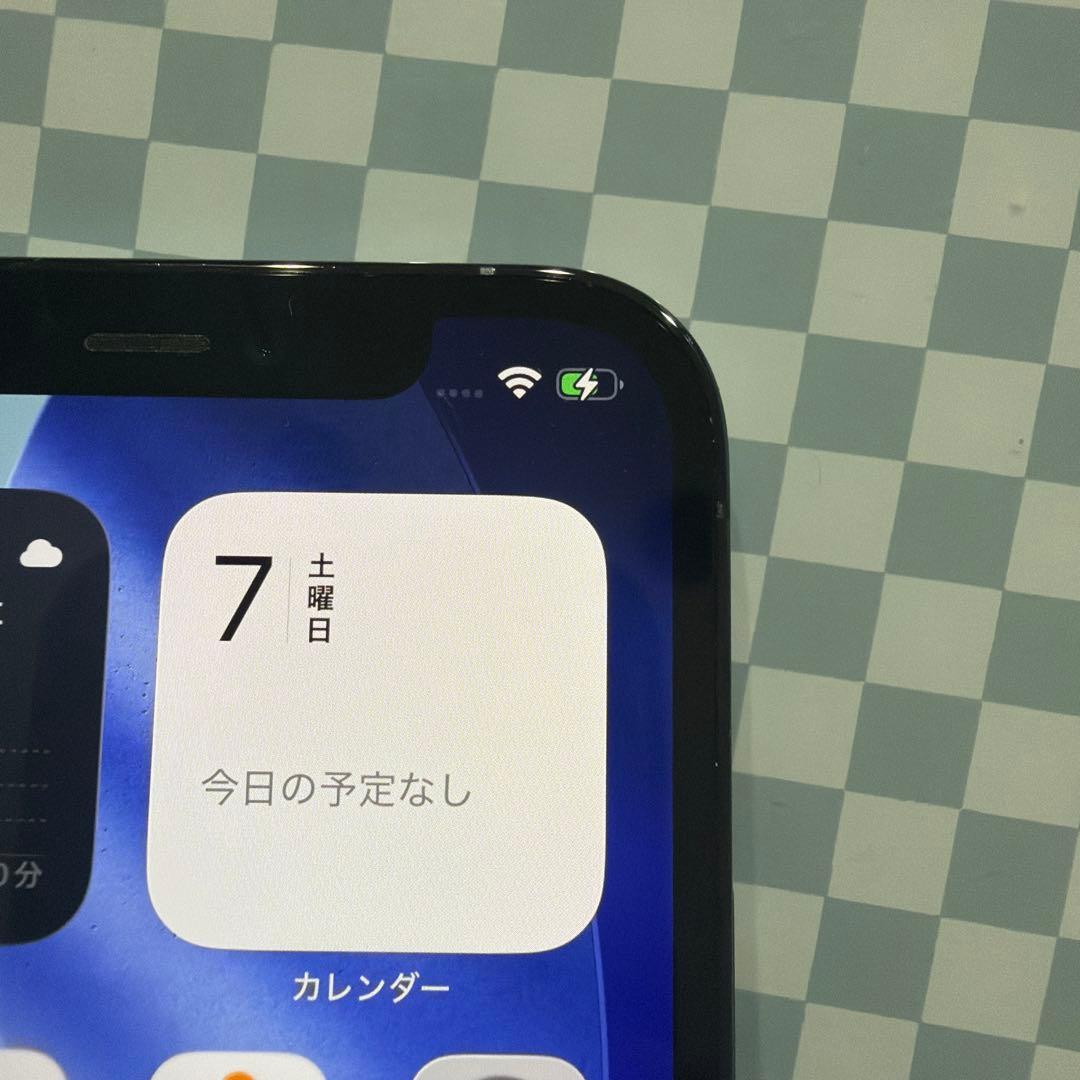 iPhone12Pro 本体（充電コネクタ接続コツ要）