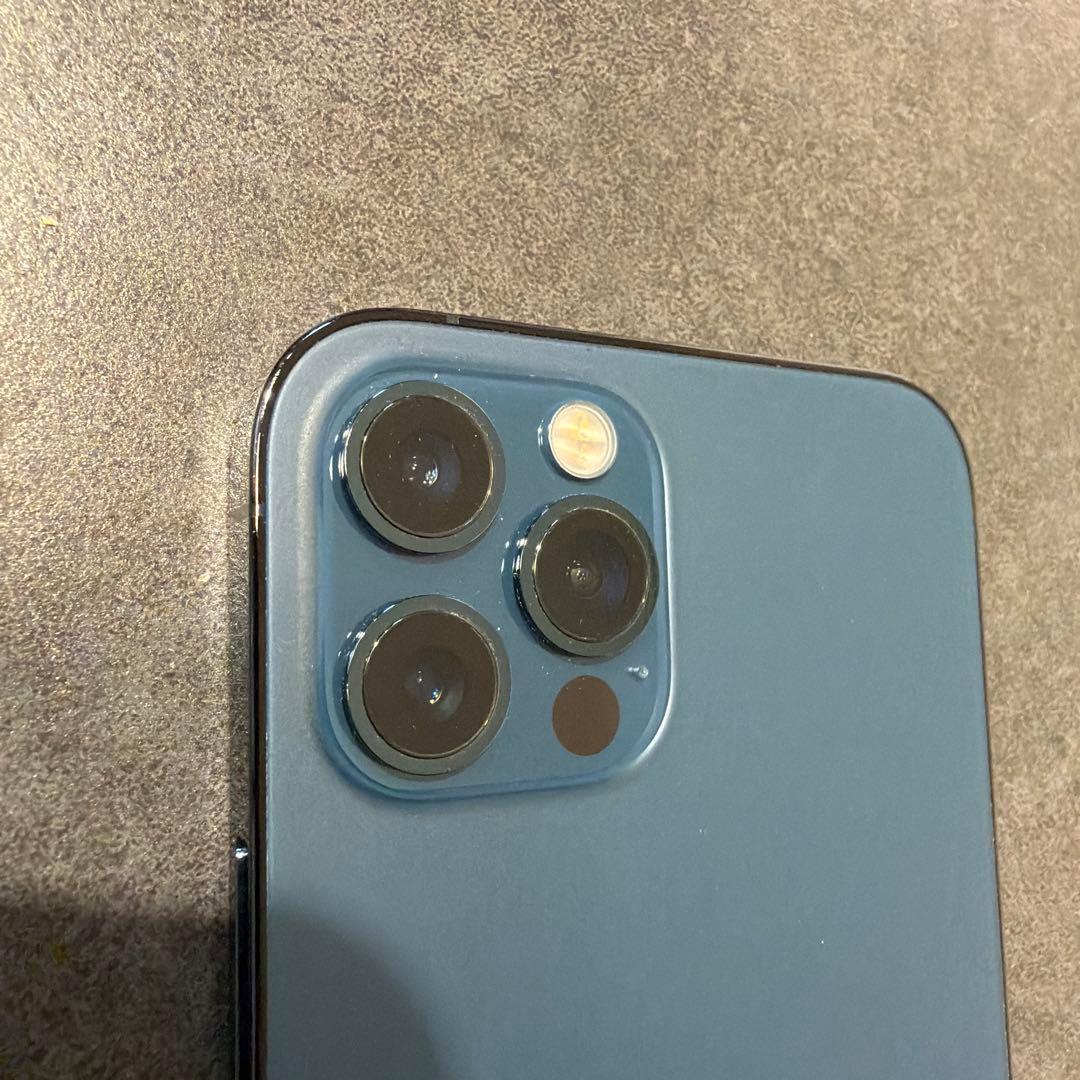 iPhone12Pro 本体（充電コネクタ接続コツ要）