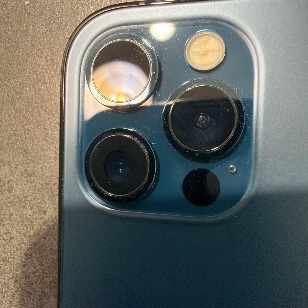 iPhone12Pro 本体（充電コネクタ接続コツ要）