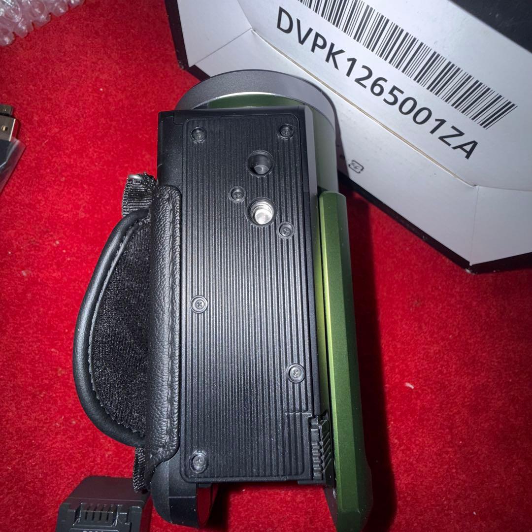 【美品】Panasonic HC-VX2M 4Kグリーン 32倍ズーム 箱付き