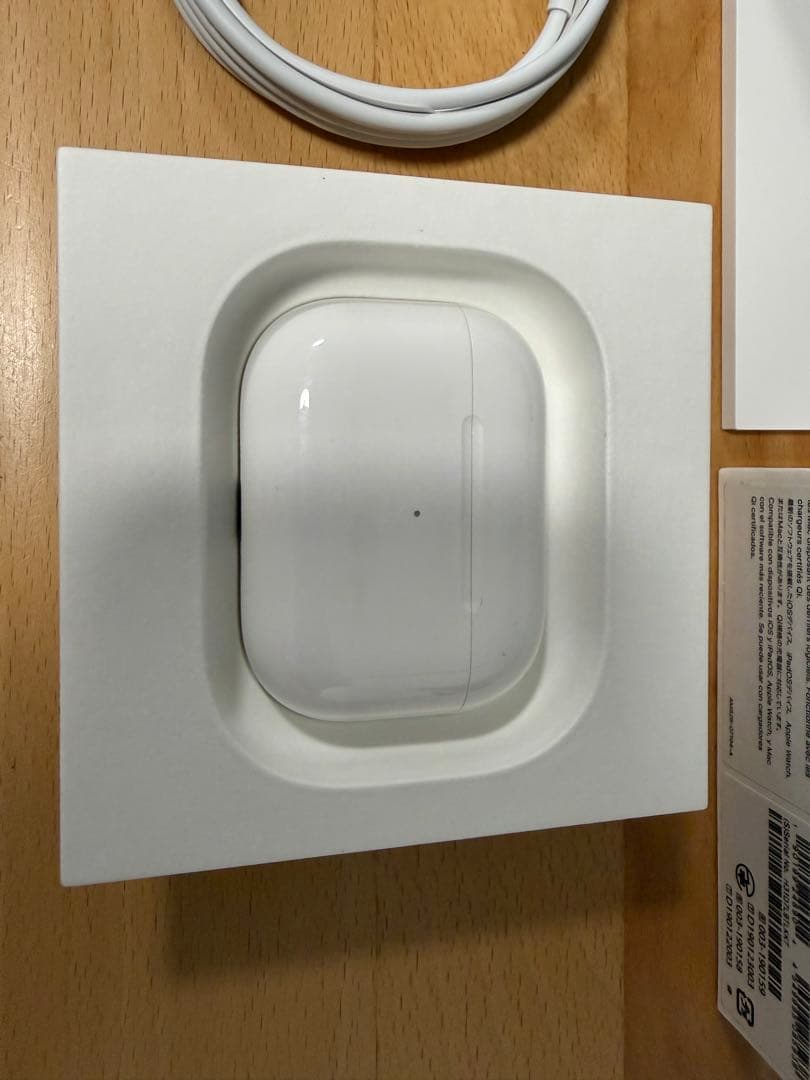 （ジャンク品）AirPodsPro本体 ホワイト 充電ケース付き