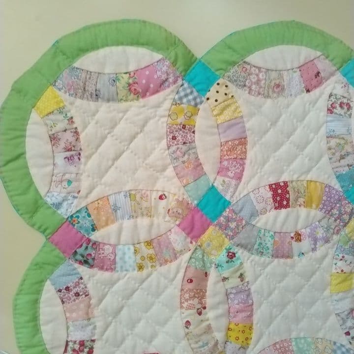 パッチワーク　ダブルウェディングリング　ハンドメイド　マルチカバー